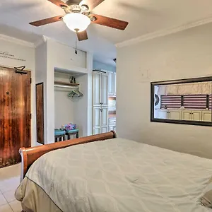 Saint Thomas With Ocean Views, Walk To Beach! Apartment